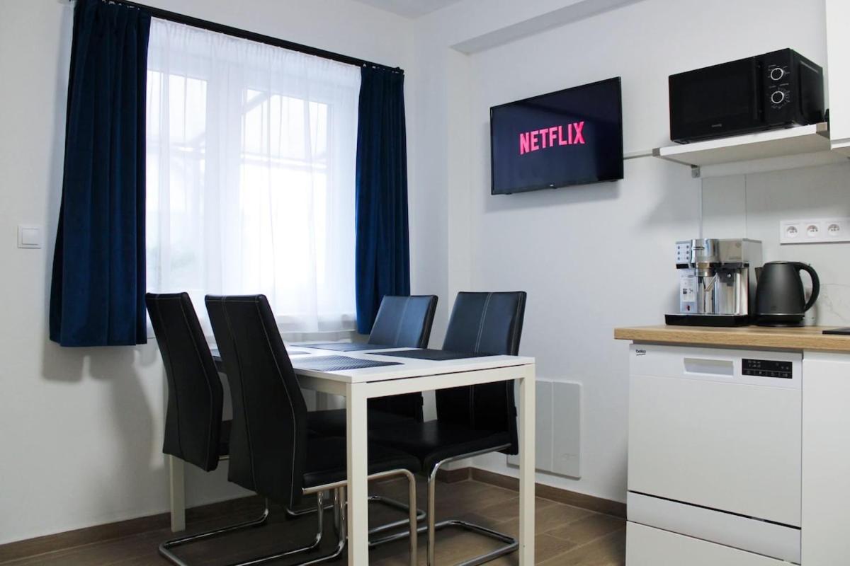 Apartamento Lyly - Free Parking, Near The Metro Praga