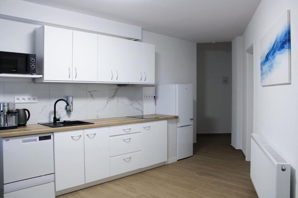 Appartamento Lyly - Free Parking, Near The Metro *